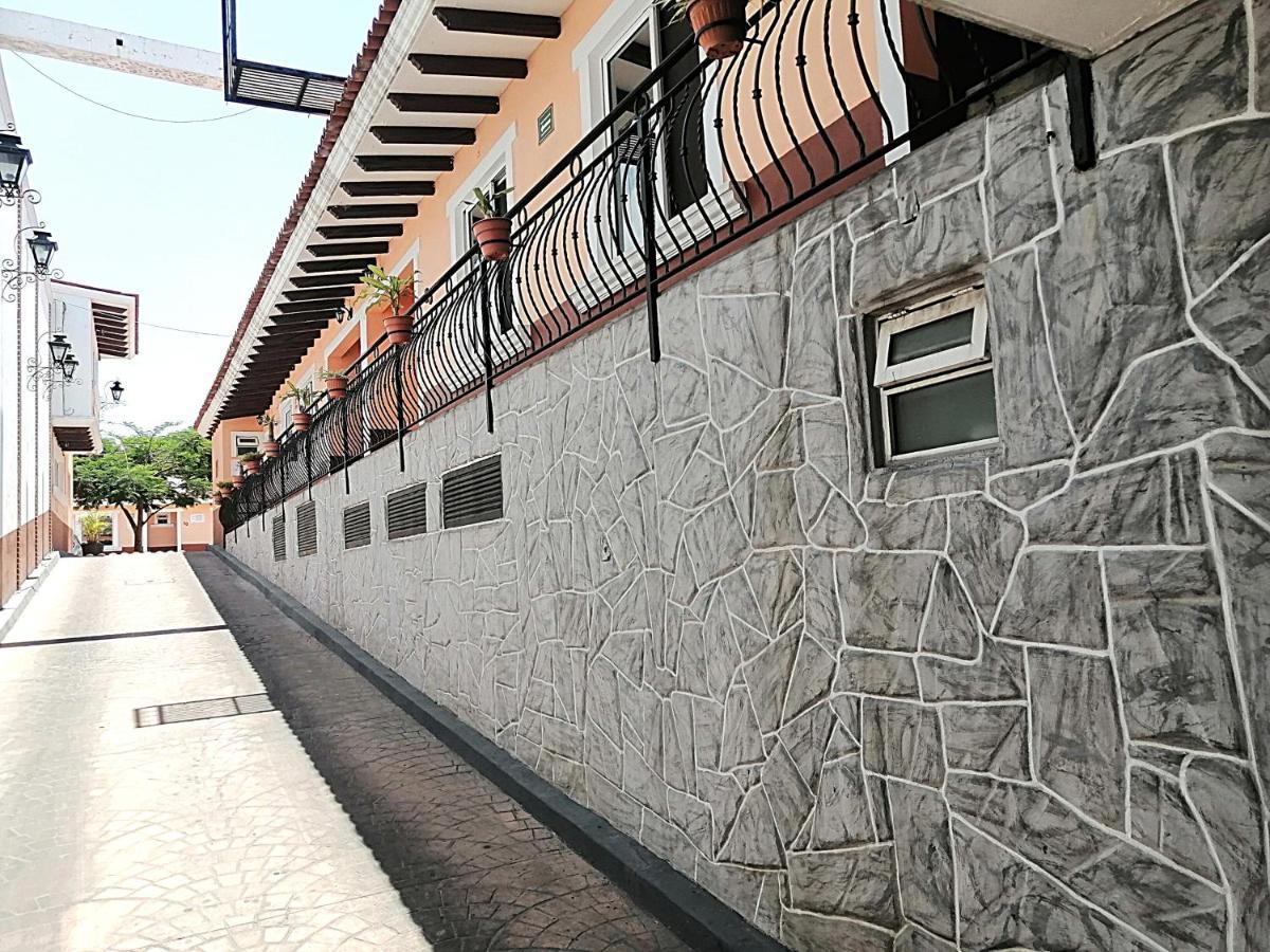 Hotel Aquiles Guadalajara Exterior foto