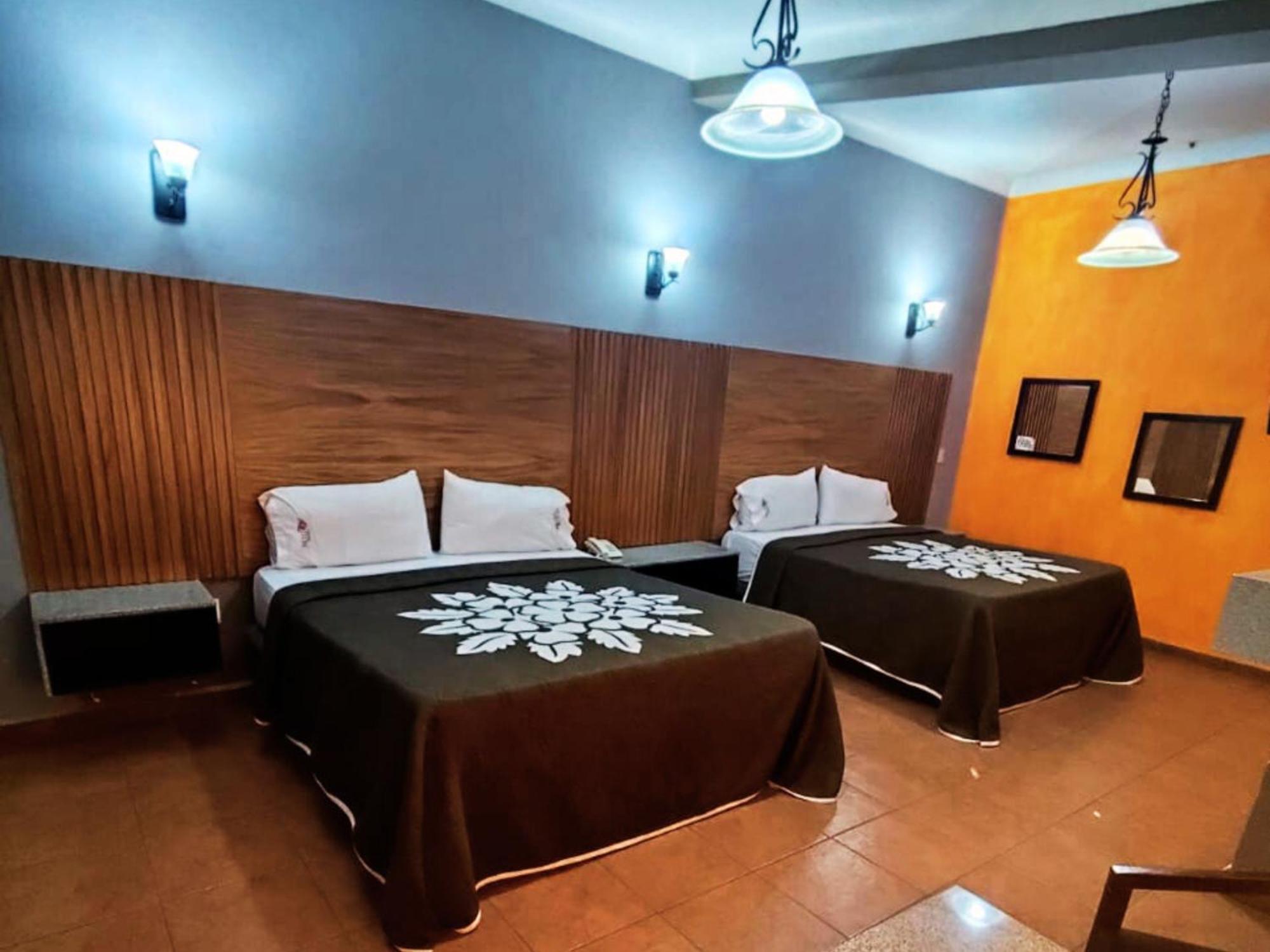 Hotel Aquiles Guadalajara Zimmer foto